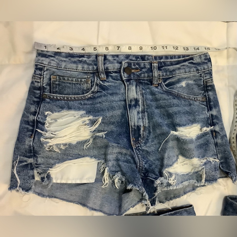5 Pairs Jean Shorts
Different Brand Names
Measurements are included in Photos